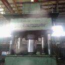 []出售万能四柱油压机